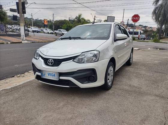 TOYOTA ETIOS 1.5 XS SEDAN 16V FLEX 4P AUTOMÁTICO